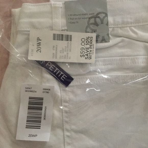 White Jean Capri Petite Plus 20WP - Picture 2 of 6